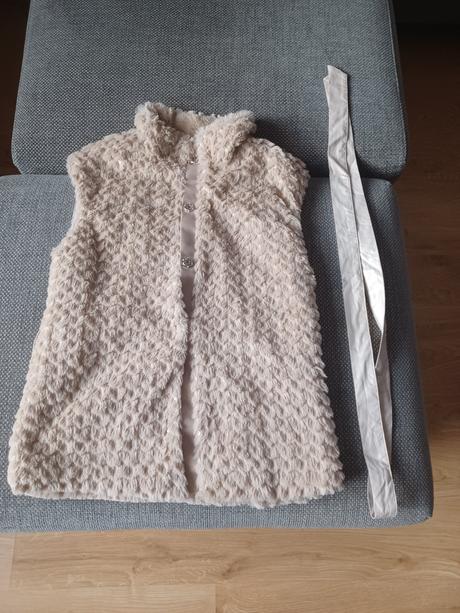 Kožušinková nenosená vesta, mayoral,140