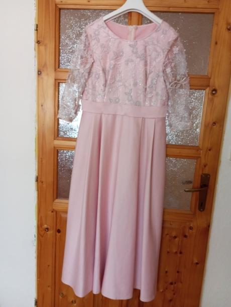 Spoločenské šaty, 44