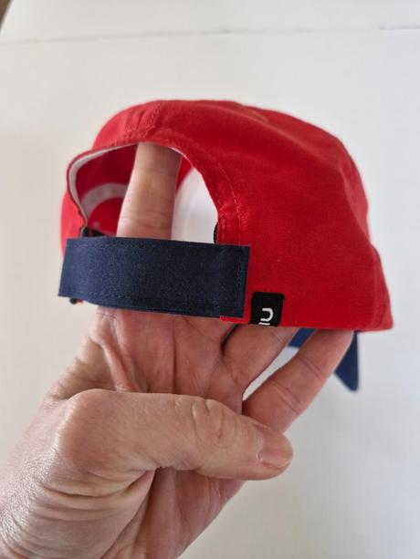 Šiltovka, decathlon,116