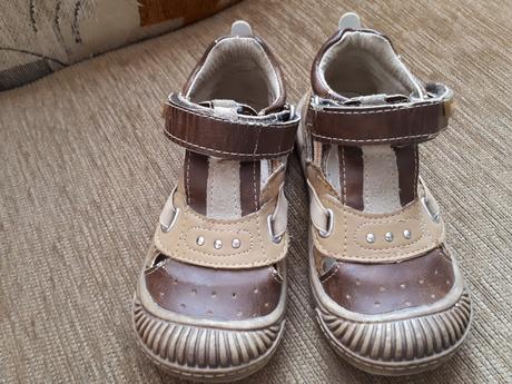 Sandálky wojtylko, 24