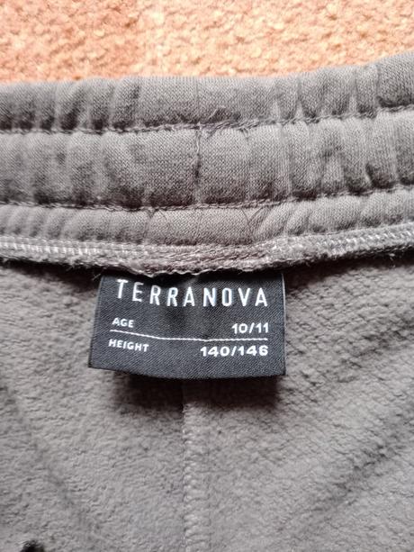 Tepláky, terranova,146