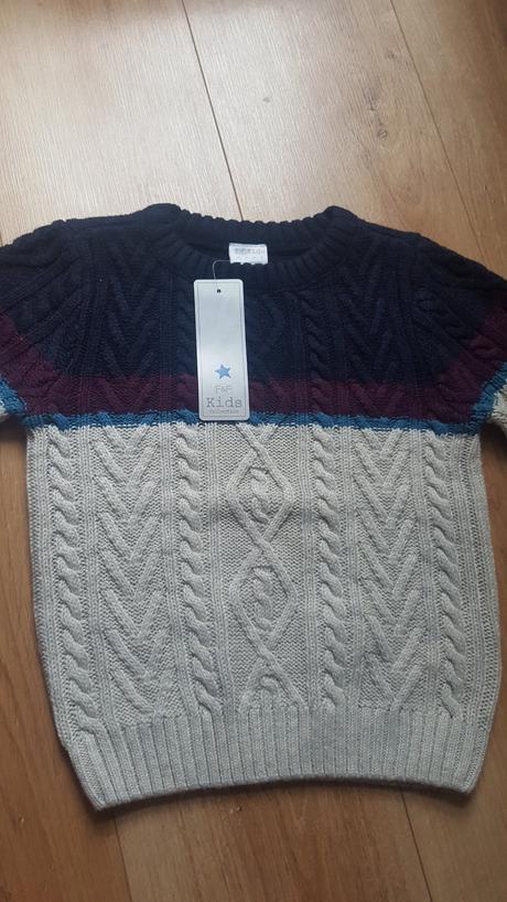 Pekný sveter, f&f,110