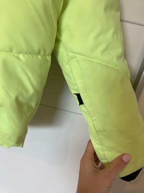 Lyziarska vetrovka, 158