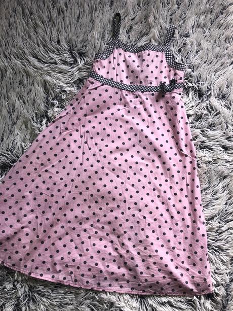 Bodkované šaty, 140