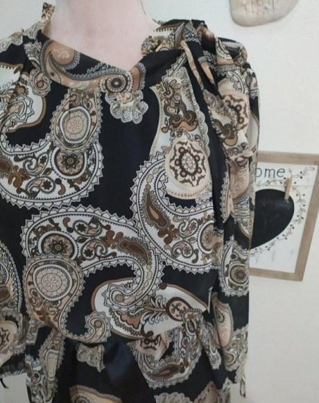 Vzorované šaty, 