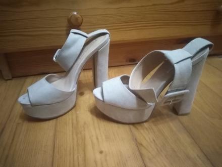 Topanky na opätku, 36