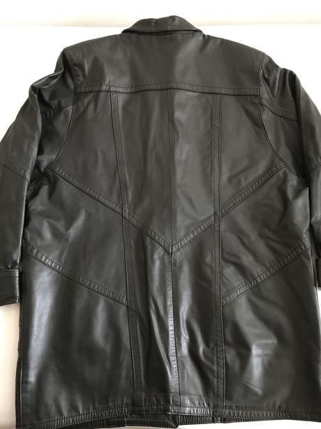 Koženný kabát, 48