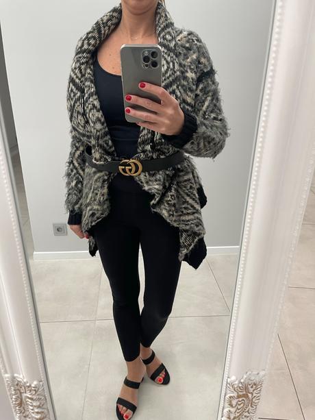 Hrubší svetrík, s