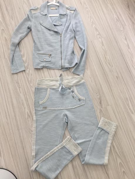 Krásny teplakovy komplet met m, met,m