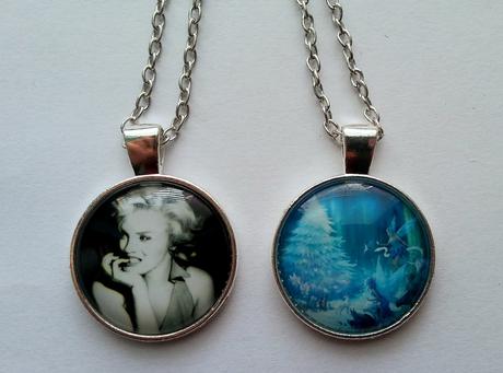 Vintage medailóny v krabičke, 