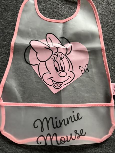 Podbradnik minnie zachytávajúci jedlo, 