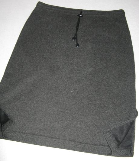 Teplejšia priliehavá sukňa, m