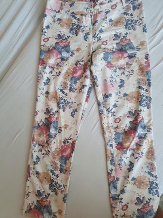 Kvetované letné nohavice, s