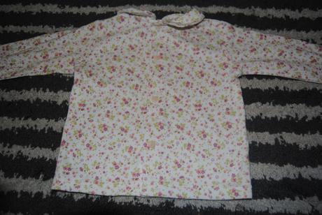 Kvetinkové tričko s límčekom, 74