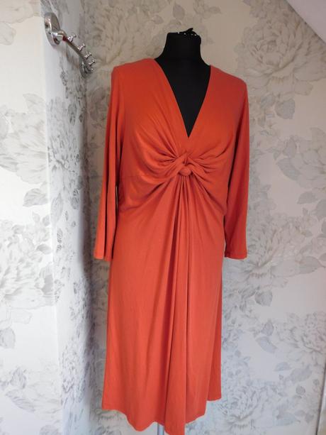 Luxusne upletove šaty, 40