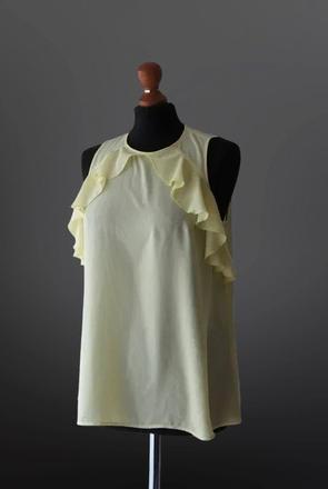 Štýlový svetložltý top/blúzka s volánmi, benetton,s