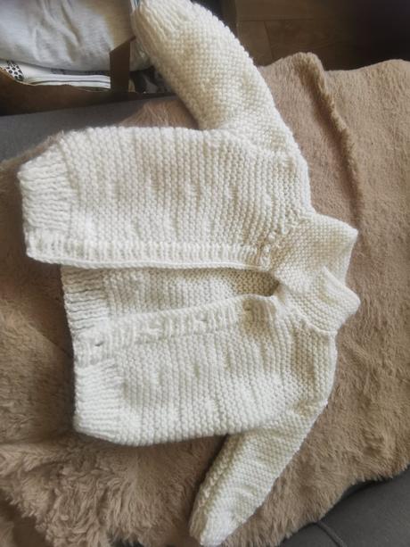 Sveter biely, 62