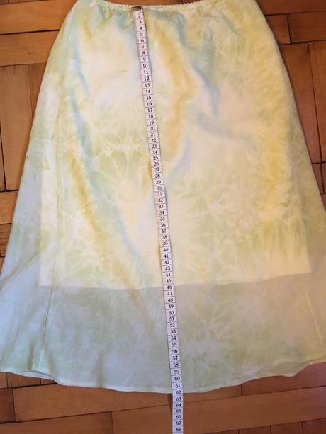 Letna lahka sukna, s