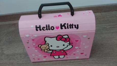 Hello kitty kufrík, 