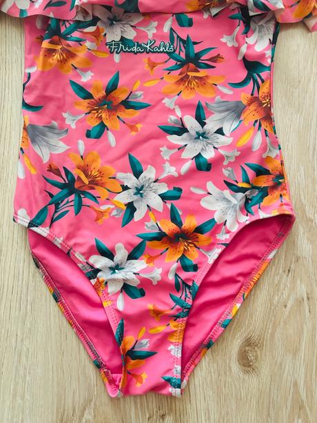 Nádherné jednodielne plavky s volánom reserved, reserved,134