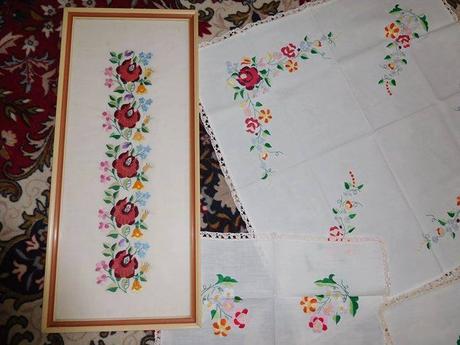 Obrus vyšívaný obraz, 