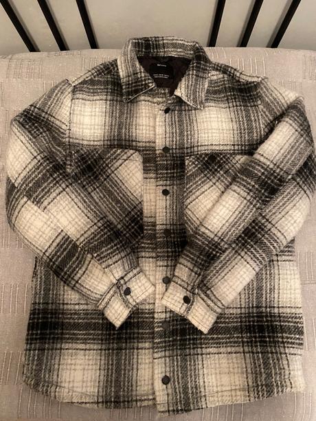 Košelová hrubšia bunda, bershka,170