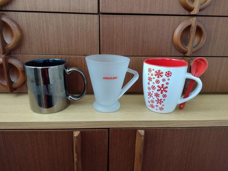 Rozpredám zbierku hrnčekov, 