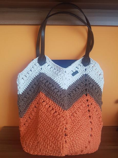 Háčkovaná kabelka, 