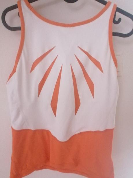 Dámske blúzky , tričká,svetriky rôzne veľkosti.., 