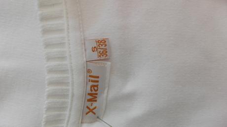 Dámsky pulóver s motýlikmi, s