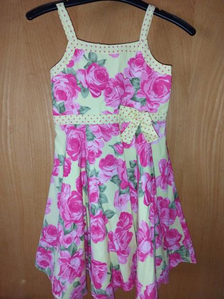 Dievčenské šaty, 116