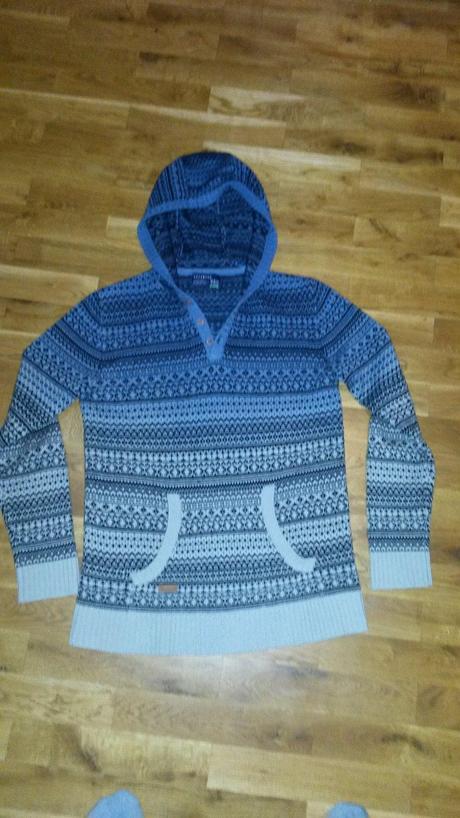 Neposkodeny svetrik, reserved,164