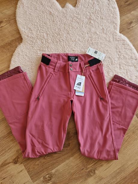 Lyziarske nohavice protest, s