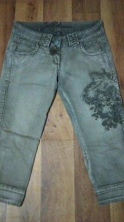 Damske 3/4 riflove hnede nohavicie 27v, s