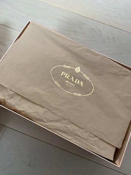 Elegantne kozene sandale prada original, prada,38