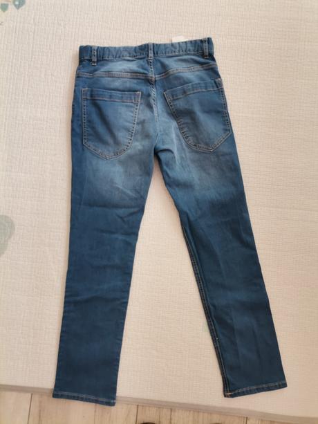 Raz oblecene rifle 152/158, benetton,152