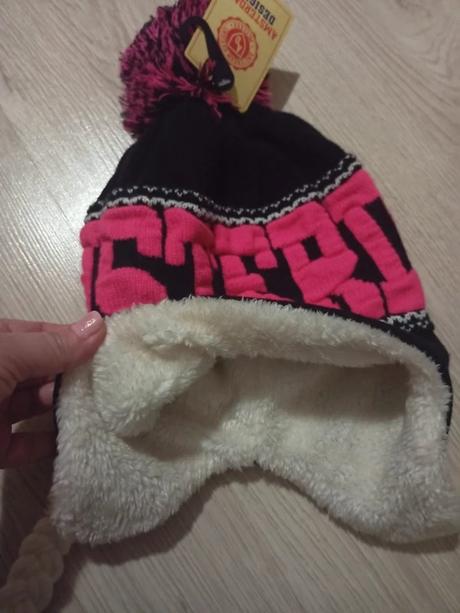 Teplá čiapka z holandska s visačkou, 