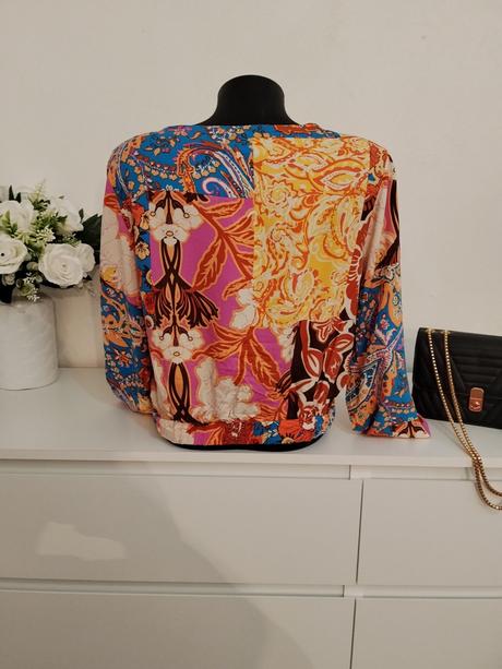 Farebná boho crop blúzka s viazaním, 38 / m