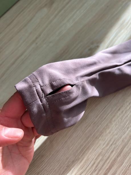 Krásna kombinovaná technická bunda značky oysho, s