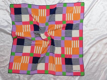 Pertegaz pekna luxusna šatka, l