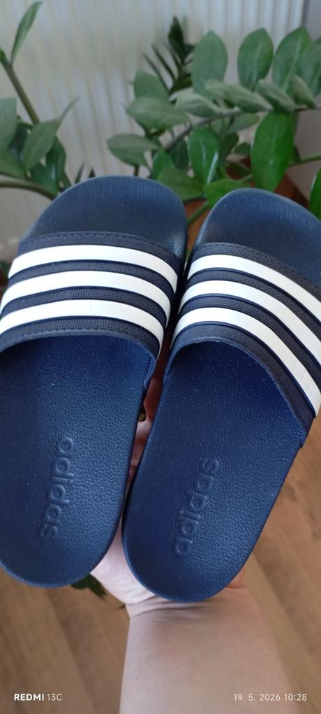 Šľapky, adidas,32