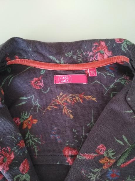 Dievčenské sako, 122