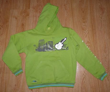 Hrubšia mikina, 146