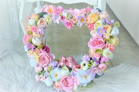 Veniec v tvare srdca s hrdličkami, 