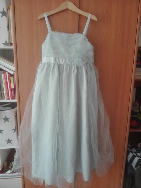 Slávnostné šaty, 134