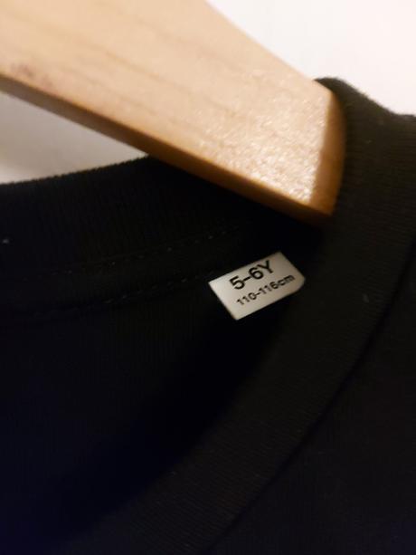 Lemur svietiace tricko, 110