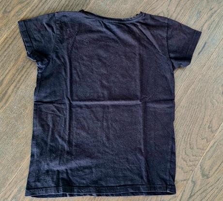 Krasne nasa tricko v super stave strieborna potlac, 158