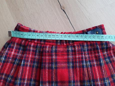 Károvaná sukňa, st. bernard,104