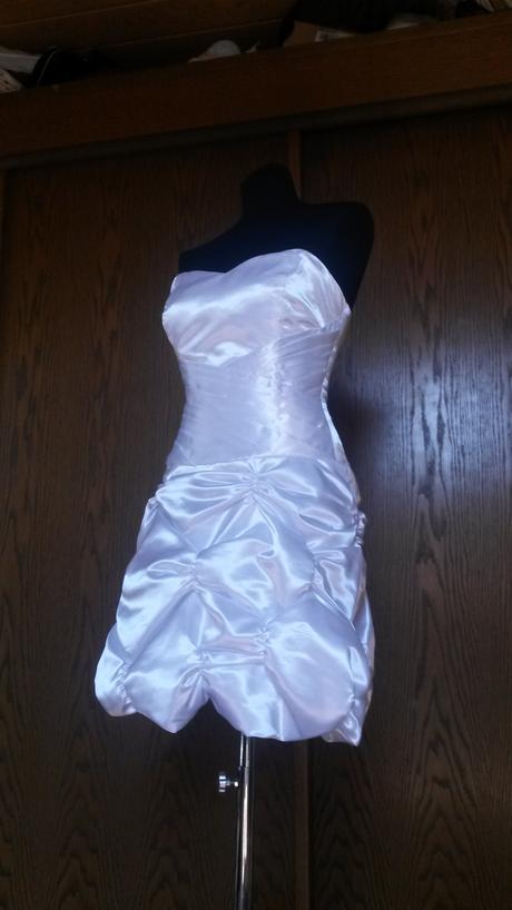 Šaty zberané biele, xs