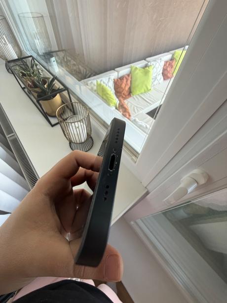 Predám iphone 13 midnight 256gb verzia, apple